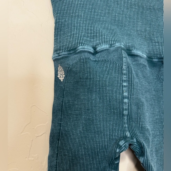 Free People movement ribbed biker shorts high waisted turquoise blue size XS - Picture 3 of 3
